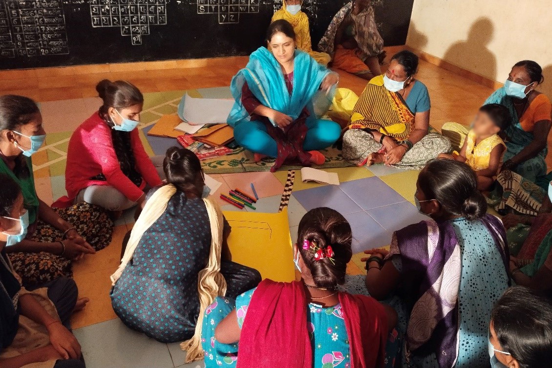 Khushboo Ahire from TISS carrying out community involvement activities with Khuded residents.